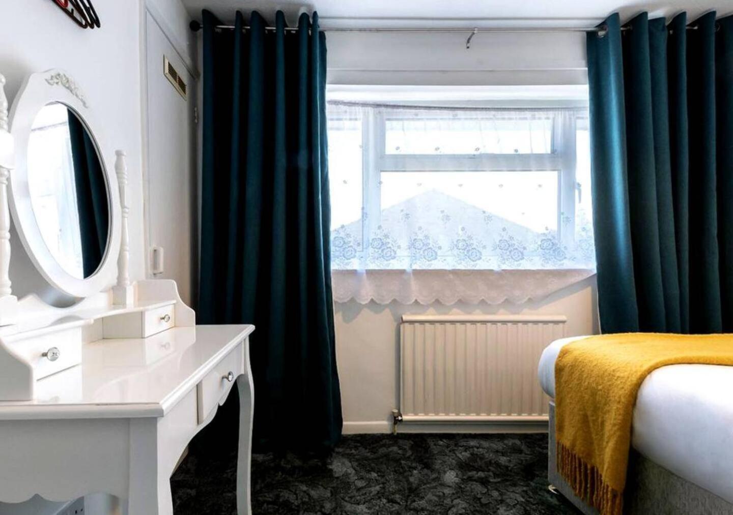 Reading - 3-Bed House - Sleeps 6 - Garden - Wifi 雷丁 外观 照片