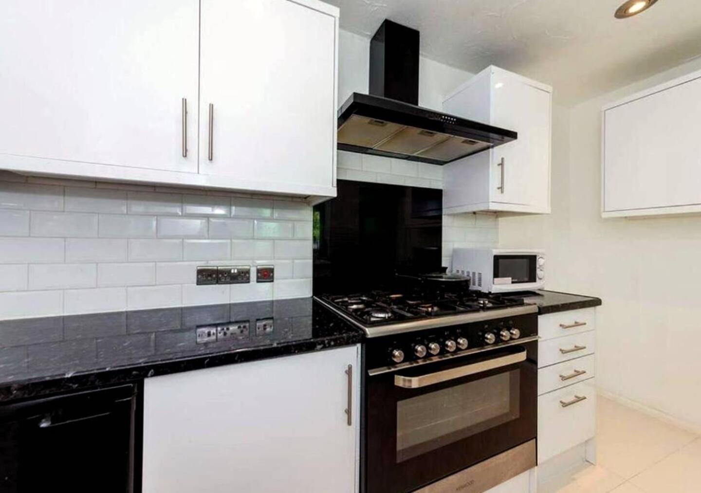 Reading - 3-Bed House - Sleeps 6 - Garden - Wifi 雷丁 外观 照片