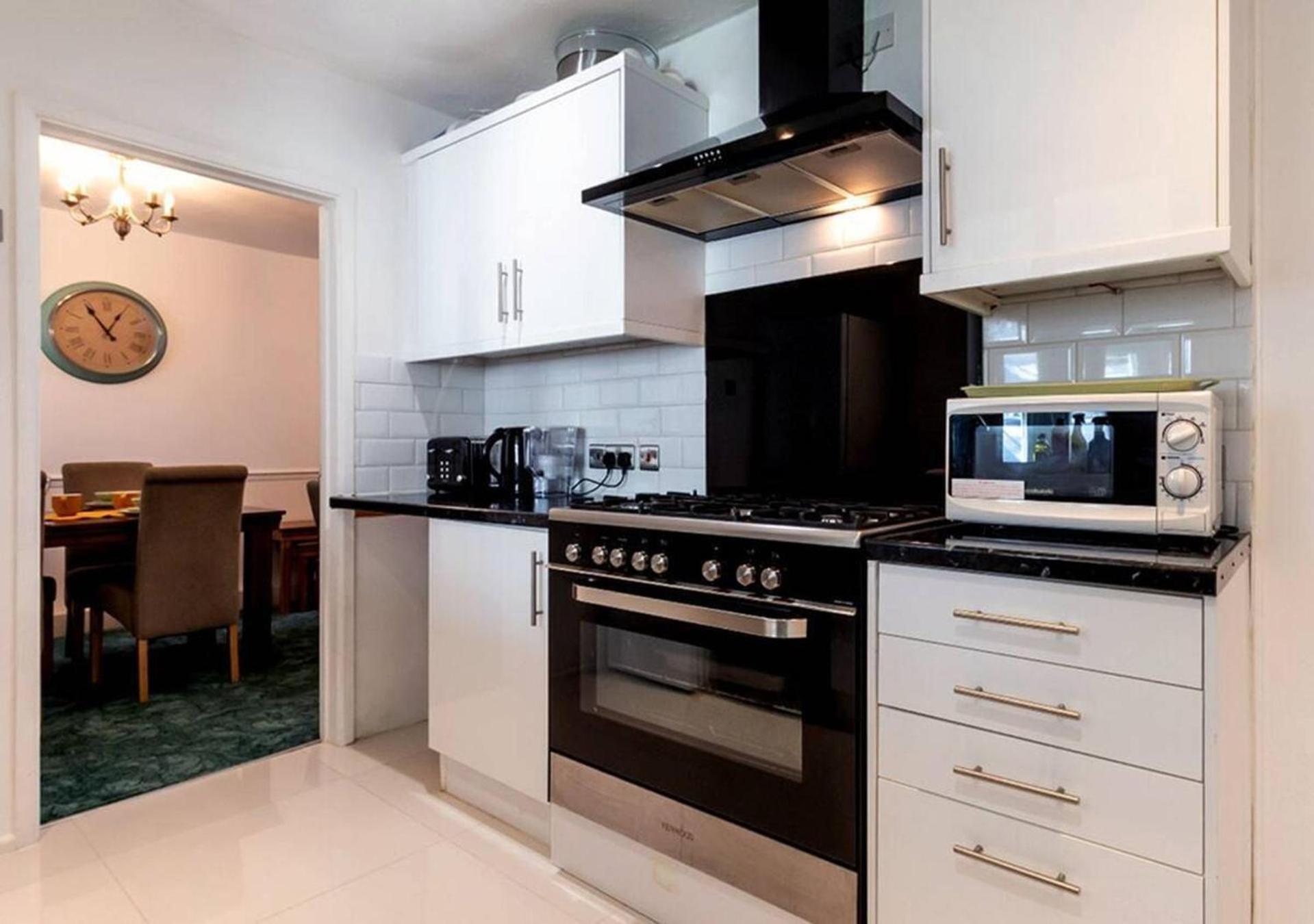 Reading - 3-Bed House - Sleeps 6 - Garden - Wifi 雷丁 外观 照片